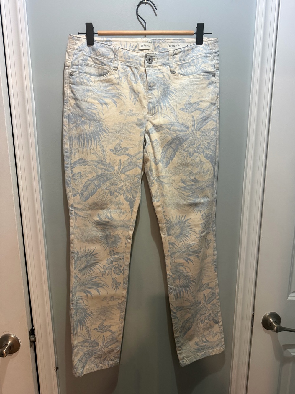 J. Jill Cream Jeans with Pale Blue Botanical Print - slim ankle 29” inseam